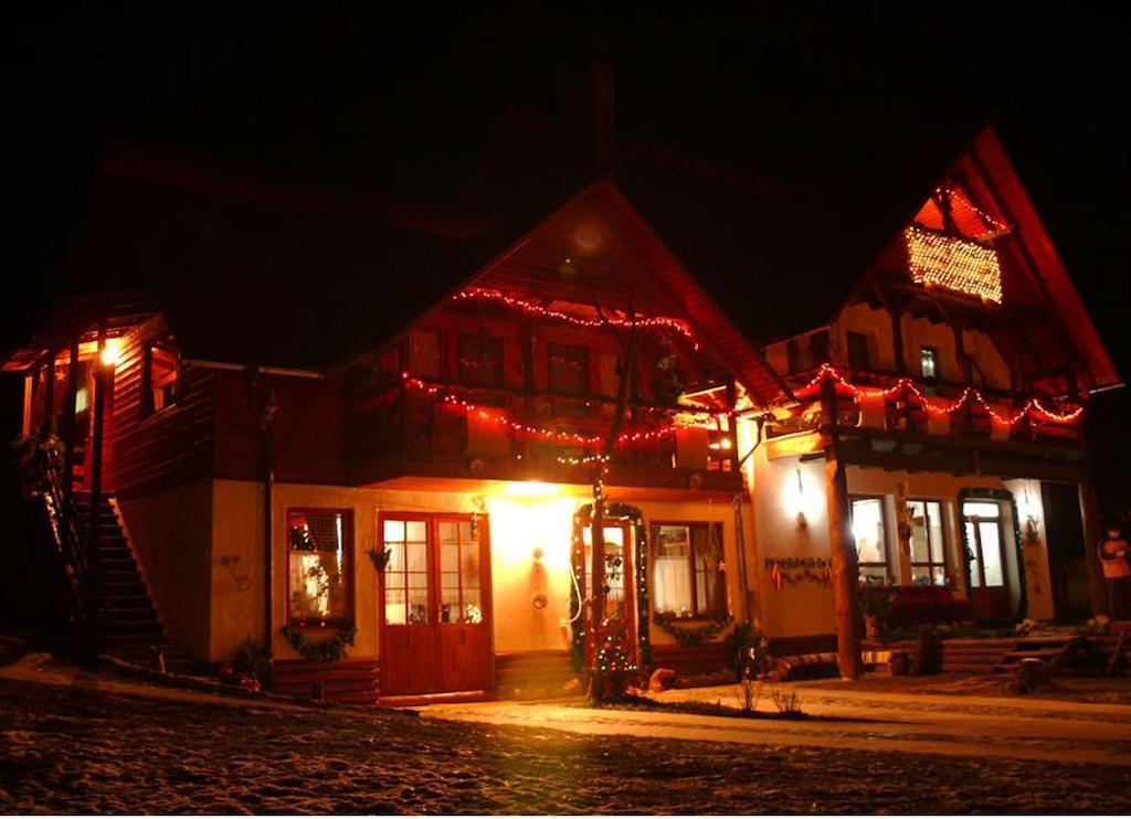 瓦杜伊泽 依娜旅馆酒店 外观 照片